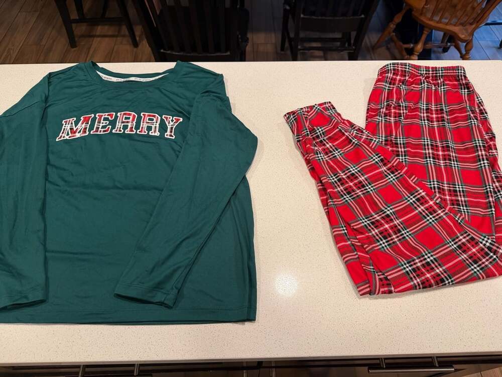 Joyspun Women’s L 12-14 Christmas Pajama Set Merry Green Top Red Plaid Pants